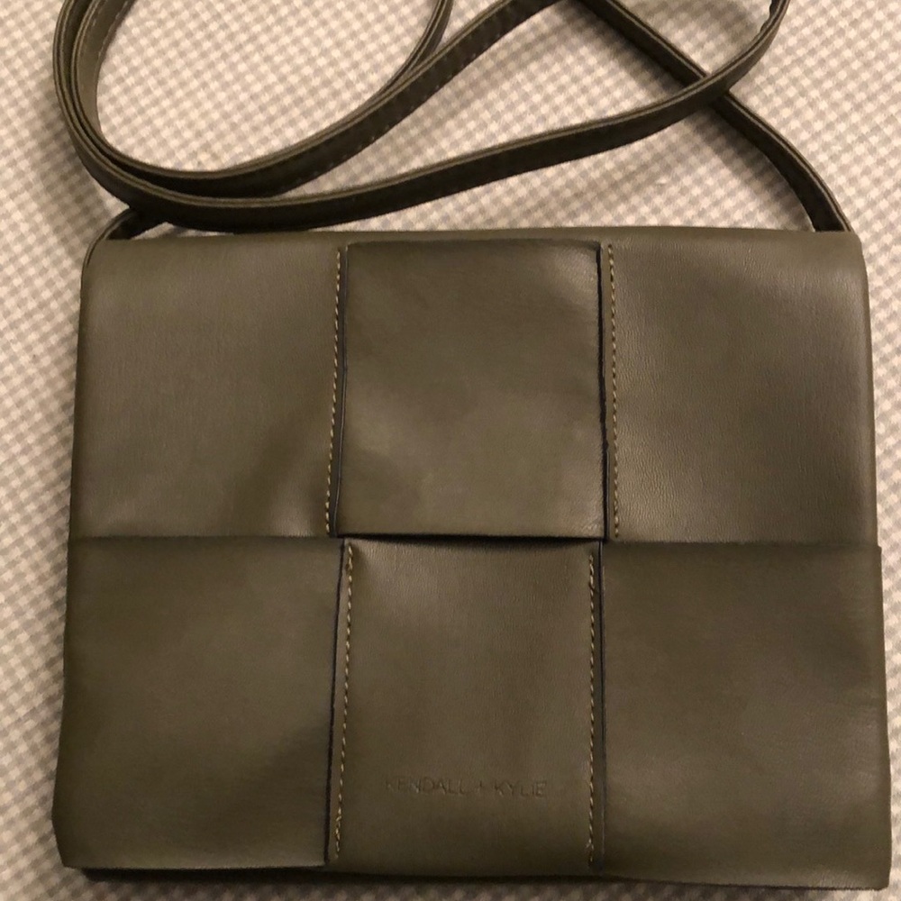 NWOT KENDALL + KYLIE ARMY GREEN SOFT FAUX LEATHER PURSE SHOULDER BAG - #466